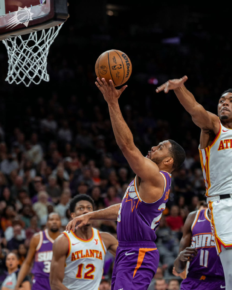 沙巴体育官网-包含太阳战胜老鹰，布克砍下全场最高分的词条